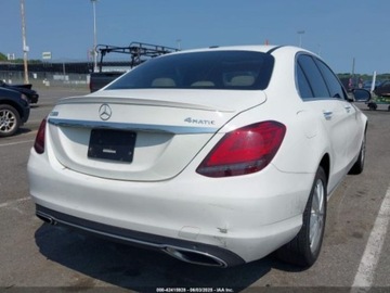 Mercedes Klasa C W205 2019 Mercedes-Benz Klasa C 2019 MERCEDES-BENZ C 300 4MATIC 2.0 Benzyna 255KM, zdjęcie 4