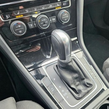 Volkswagen Golf VII Hatchback 3d Facelifting 1.5 TSI ACT 150KM 2017 Volkswagen Golf DSG, 1.5 Benzyna 150KM, Polecam 1.5 Benzyna 150KM, zdjęcie 27