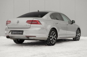 Volkswagen Passat B8 Limousine 2.0 TDI BlueMotion SCR 190KM 2017 Volkswagen Passat Highline 2.0 TDI 190 KM DSG Salon Polska Autotrade, zdjęcie 8