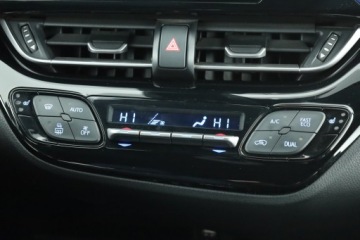 Toyota C-HR I Crossover 1.2L Turbo 116KM 2017 Toyota C-HR 1.2 Turbo, Salon Polska, Serwis ASO, zdjęcie 10