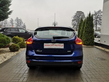 Ford Focus III Hatchback 5d facelifting 1.0 EcoBoost 125KM 2015 Ford Focus 1.0 125KM Benzyna # Klima # Tempomat #, zdjęcie 6