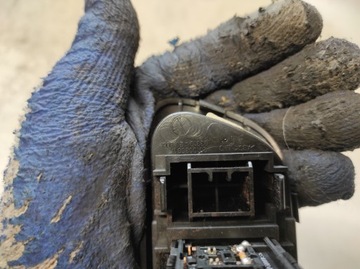 KIA MAGENTIS II 2 05- PANEL PŘEPÍNAČŮ 93310-2G300