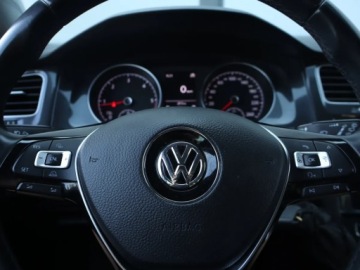 Volkswagen Golf VII Variant 1.6 TDI CR DPF BlueMotion Technology 90KM 2017 VW Golf 1.6 TDI, Salon Polska, Klima, Tempomat, zdjęcie 15