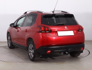 Peugeot 2008 I SUV Facelifting 1.2 PureTech 110KM 2017 Peugeot 2008 1.2 PureTech, Salon Polska, zdjęcie 3