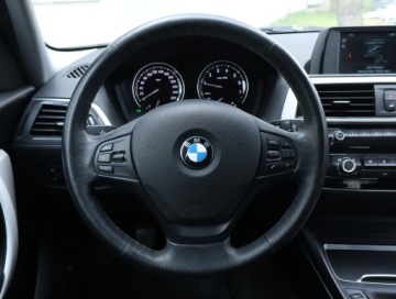 BMW Seria 1 F20-F21 Hatchback 5d Facelifting 2017 118i 136KM 2019 BMW 1 118i, Salon Polska, Klima, Klimatronic, zdjęcie 20