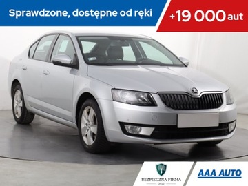 Skoda Octavia III Liftback 1.6 TDI 110KM 2016 Skoda Octavia 1.6 TDI, Salon Polska, Serwis ASO