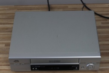 Видеомагнитофон JVC HR-J590EU, пульт дистанционного управления