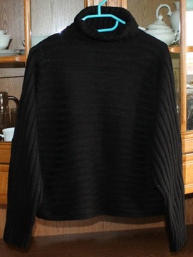 Czarny sweterkowy golf na 164 cm