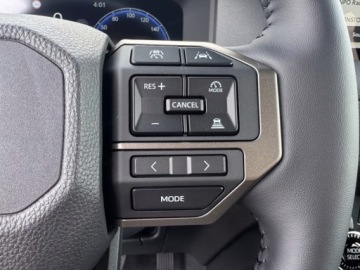 Toyota Land Cruiser VII Terenowy 5d 2.8 D-4D 204KM 2025 Od ręki - Executive 2.8 MHEV 205KM | Dach panoramiczny!, zdjęcie 10