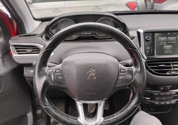 Peugeot 2008 I SUV Facelifting 1.2 PureTech 110KM 2017 Peugeot 2008 2017r, 1.2 Benzyna 110KM. Uszkodzony przod. Jezdzi 1.2 110KM, zdjęcie 11