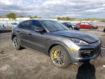 Porsche Cayenne III 2022 Porsche Cayenne 2022, 4.0L, 4x4, TURBO S E HYBRID, uszkodzony przod, zdjęcie 3