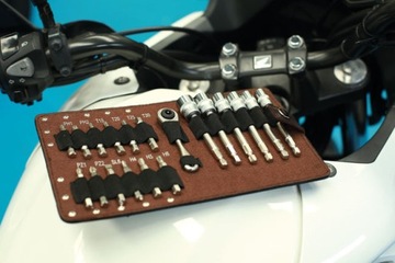 LASER Tools Набор мотоциклетных инструментов и бит в кожаном чехле, 19 шт.