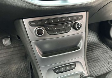 Opel Astra K Sports Tourer 1.6 CDTI 110KM 2017 Opel Astra 1.6 D 110 KM 2017r Warszawa 1.6 Diesel 110KM, zdjęcie 8