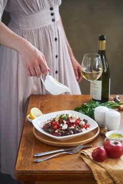 Соусник Wilmax из белого фарфора с ручкой, 170 мл