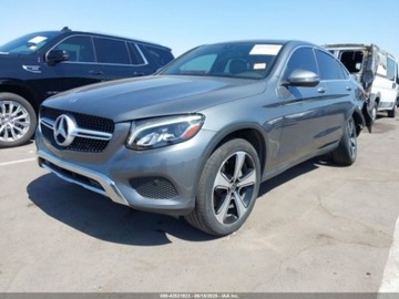 Mercedes GLC C253 2018 Mercedes-Benz GLC 2018 MERCEDES-BENZ GLC 300 COUPE 4MATIC 2.0 Benzyna 241KM, zdjęcie 2