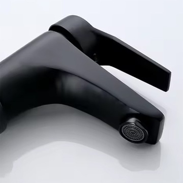 Ванная комната батарея батарея стоя на вершине