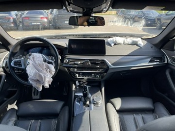 BMW Seria 5 G30-G31 Touring Facelifting 2.0 520d 190KM 2022 BMW 520 XDrive Skóra Kamera Podgrzewanie Pamięć, zdjęcie 8