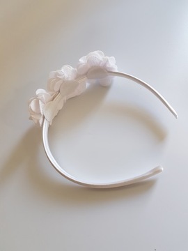 OPASKA KWIATY BIAŁA ROZMIAR UNIWERSALNY