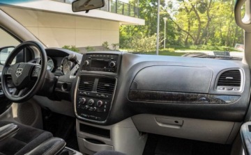 Dodge Caravan V Grand Caravan Facelifting 3.6 VVT 283KM 2014 Dodge Grand Caravan 3,6 (283KM) LPG Automat Lift 2014 r. 3.6 BenzynaLPG, zdjęcie 10