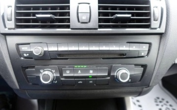 BMW Seria 1 F20-F21 Hatchback 5d 114d 95KM 2013 BMW Seria 1 114d 95KM Klimatyzacja Zero korozji Niski przebieg Stan BDB 1.6, zdjęcie 19