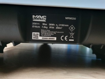 Робот-косилка MacAllister MRM250 (WORX S300)