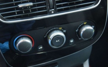 Renault Clio IV Grandtour Facelifting 0.9 TCe 76KM 2019 Renault Clio 0.9B Klima 2019r Nowy Rozrzad Sprowadzony Benzyna 76KM, zdjęcie 28