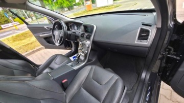 Volvo XC60 I SUV Facelifting 2.0 D4 DRIVE-E 181KM 2015 Volvo XC60 D4 Summum 2.0 D4| Panorama | Kamera | LED | Zarejestrowany w PL, zdjęcie 28