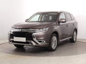 Mitsubishi Outlander III SUV PHEV Facelifting 2020 2.4 PHEV 224KM 2020 Mitsubishi Outlander 2.4 PHEV, Salon Polska, zdjęcie 1