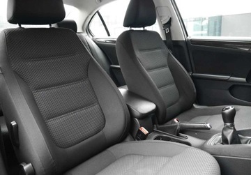 Volkswagen Jetta VI Sedan Facelifting 2.0 TDI 110KM 2017 Volkswagen Jetta 2.0 TDI 110HP Klimatronic Salon Pl. II.wlasciciel GWARANC, zdjęcie 23