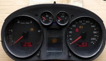 AUDI A2 PŘÍSTROJOVÁ DESKA BUDÍKY 81117994
