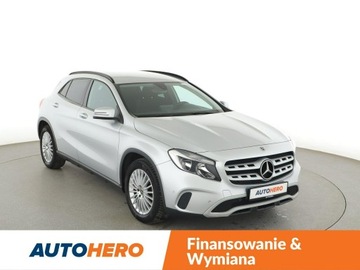 Mercedes GLA I Off-Roader Facelifting 1.6 180 122KM 2019 Mercedes GLA 180 navi klima grzane fotele czujniki, zdjęcie 9