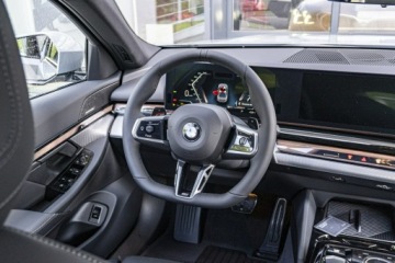 BMW Seria 5 G90-91 Touring 2.0 520d 197KM 2026 BMW 520 xDrive Limuzyna - DEMO, zdjęcie 22
