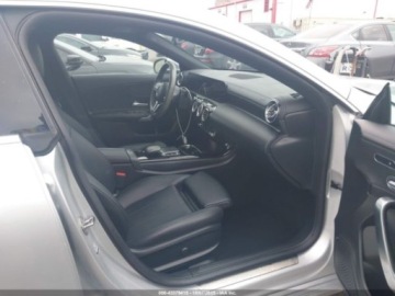 Mercedes CLA C118/X118 2023 Mercedes-Benz CLA 250 Coupe 2023 2.0 Benzyna 221KM, zdjęcie 9