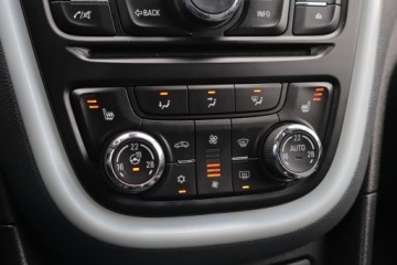 Opel Mokka I SUV 1.7 CDTI ECOTEC 130KM 2014 Opel Mokka 1.7 CDTI, Skóra, Xenon, Bi-Xenon, zdjęcie 18