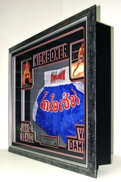 Жан-Клод Ван Дамм Автограф на шортах из фильма Кикбоксер 1989 ХИТ