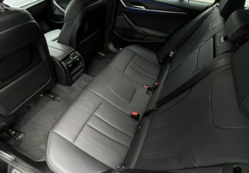 BMW Seria 5 G30-G31 Touring Facelifting 2.0 520d 190KM 2022 BMW Seria 5 Skora Automat Hak Virtual Grzane fotele Led Navi Kamera, zdjęcie 15