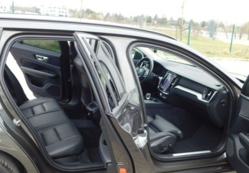 Volvo V60 II  2021 Volvo V60 z Gwarancja Bezwypadkowy Model 2022r 2.0 Benzyna 163KM, zdjęcie 15