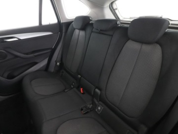 BMW X1 F48 Crossover xDrive18d 150KM 2017 BMW X1 2.0d Automat xDrive Advantage Klimatronik, zdjęcie 16