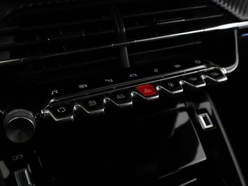 Peugeot 2008 II SUV 1.2 PureTech 130KM 2020 Peugeot 2008 GT-Line automat virtual navi kamera, zdjęcie 26