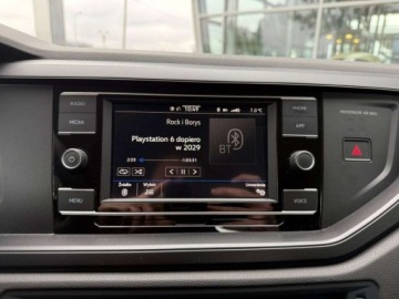 Volkswagen Polo VI Hatchback 5d Facelifting 1.0 TSI 95KM 2022 Volkswagen Polo 1.0TSI 95KM LifeDigital CockpitSalon PolskaNiski PrzebiegA, zdjęcie 19