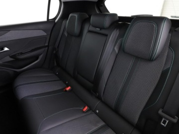 Peugeot 308 III Hatchback Plug-In 1.6 Hybrid 180KM 2023 Peugeot 308 PHEV Allure Pack navi kamera180 LED, zdjęcie 16