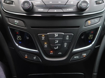 Opel Insignia I Hatchback Facelifting 1.6 Turbo ECOTEC 170KM 2015 Opel Insignia 1.6 Turbo, Salon Polska, Serwis ASO, zdjęcie 15