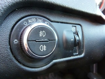 Opel Insignia I Sedan 1.6 Turbo ECOTEC 180KM 2009 Opel Insignia 1.6 Turbo 180, zdjęcie 29