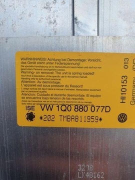 1Q0880077D JINÉ DÍLY KAROSÉRIE 2.0 TDI 16V 103 2009 VW EOS (1F7 1F8)