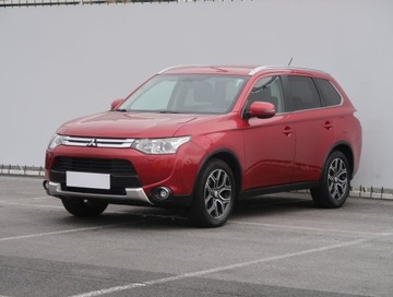 Mitsubishi Outlander III SUV Facelifting 2015 2.0 MIVEC 150KM 2015 Mitsubishi Outlander 2.0, Salon Polska, zdjęcie 1