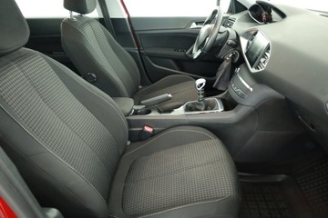 Peugeot 308 II SW Facelifting 1.2 PureTech 110KM 2019 Peugeot 308 1.2 PureTech, Salon Polska, zdjęcie 6