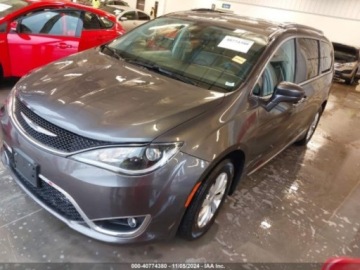 Chrysler Pacifica II 2018 Chrysler Pacifica Chrysler Pacifica Touring L 3.6 Benzyna 287KM, zdjęcie 2