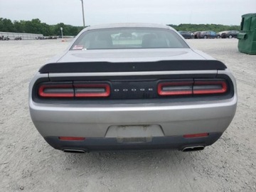 Dodge Challenger III 2017 Dodge Challenger Dodge Challenger SXT 3.6 Benzyna 305KM, zdjęcie 4