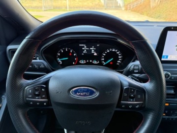 Ford Focus IV Hatchback 1.5 EcoBoost 150KM 2019 Ford Focus Full LedNaviAsystent ParkowaniaST-LINEFull OpcjaORYGINALNY LAKI, zdjęcie 24