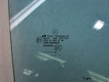 MERCEDES ML W164 SKLO (OKNO) DVEŘE PRAVÝ PŘEDNÍ MODRÁ 06R